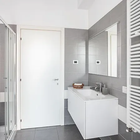 3 Bocconi Navigli Apartment *