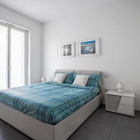 3 Bocconi Navigli * Милан